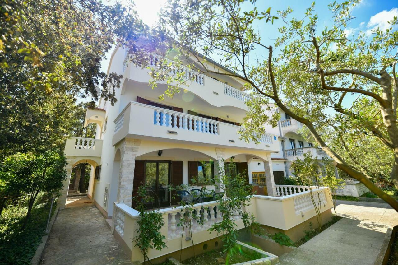 Apartments Mrva Ugljan Εξωτερικό φωτογραφία