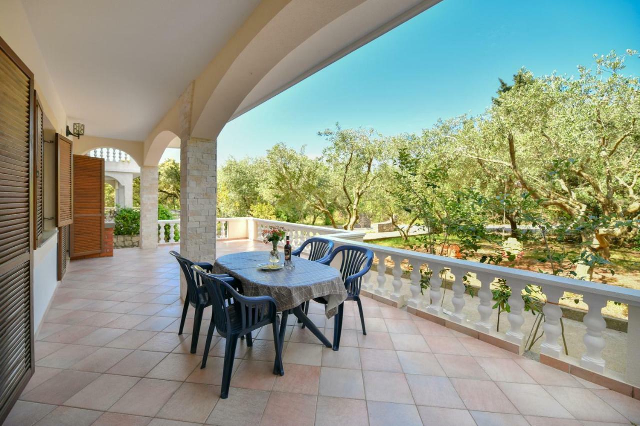 Apartments Mrva Ugljan Εξωτερικό φωτογραφία