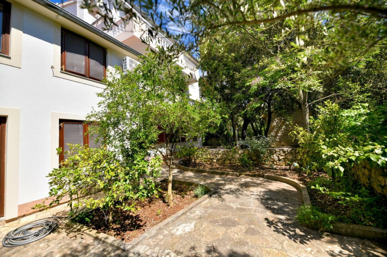 Apartments Mrva Ugljan Εξωτερικό φωτογραφία