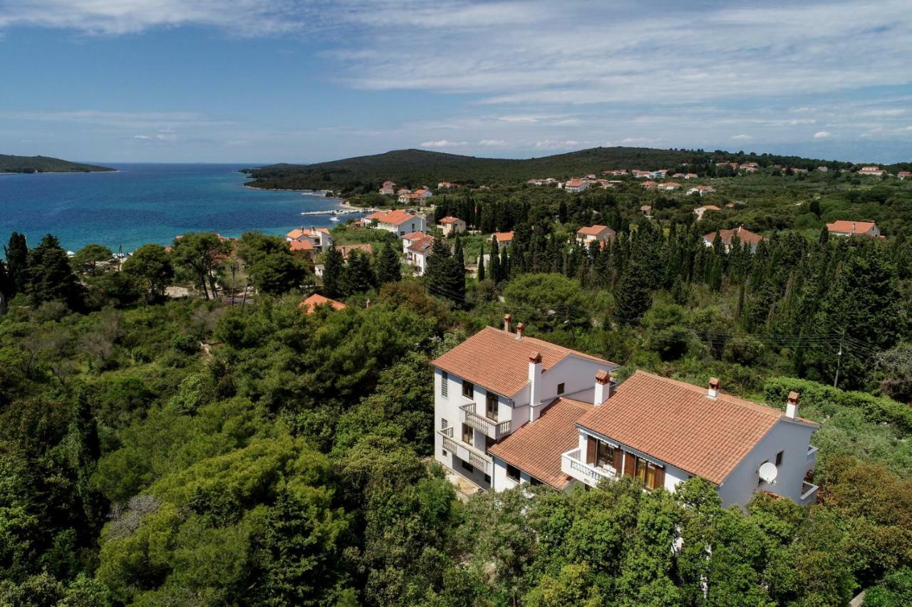 Apartments Mrva Ugljan Εξωτερικό φωτογραφία
